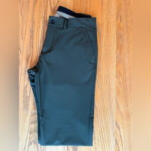 KJUS Mens Ike Golf Pants 33 x32 Dark Green Tailored Fit (new w/o tags)